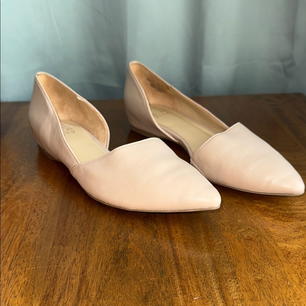 Naturalizer Women's Pointed Flats in Light Pink